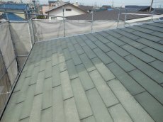 屋根塗装は塗膜剥離が発生しやすいのでプライマーでしっかりとした下地を作るのが重要です。