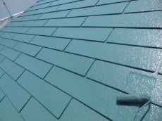 屋根塗装は遮熱タイプの無機塗料で塗装を行いました。