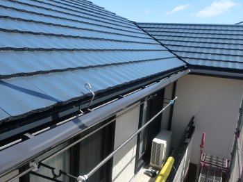 屋根は遮熱効果のある無機塗料で塗装してあるので、室内温度低下が期待できます。