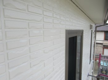 外壁に使用したふっ素塗料は15年耐久の塗料です。