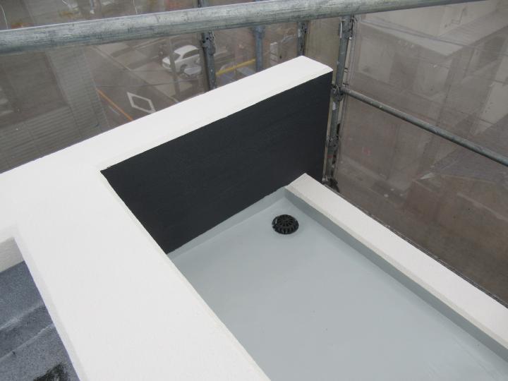 屋上庇ウレタン防水完成。