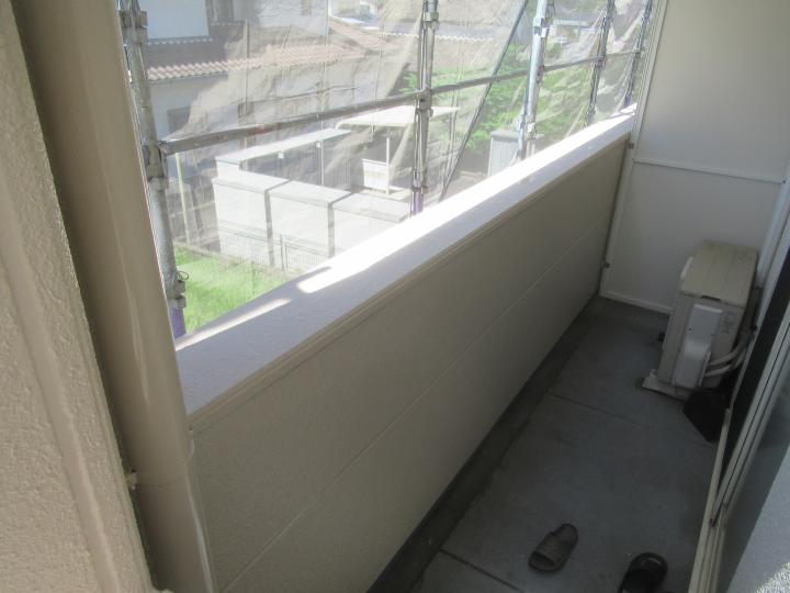 外壁や樋はシリコン塗料で塗装を行いました。