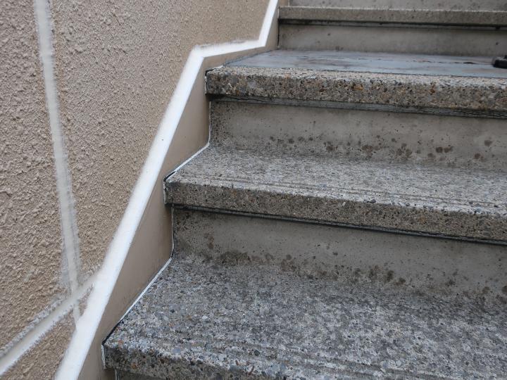 ＡＬＣジョイント部をシーリングします。