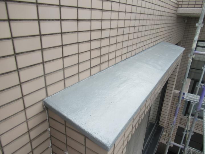 出窓庇をウレタン防水で仕上げました。