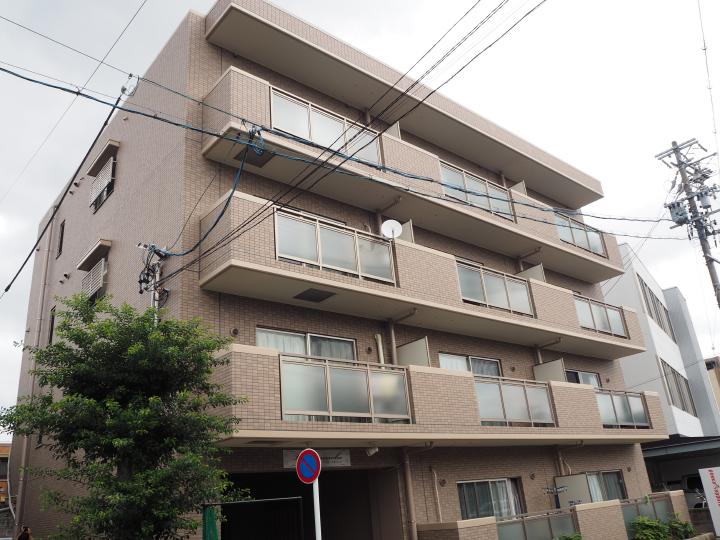 マンションの外壁塗装を行いました。