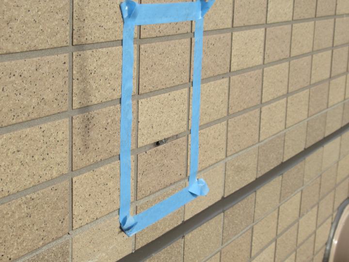 磁器タイル浮き部はエポキシ注入で剥落事故を防ぎます。