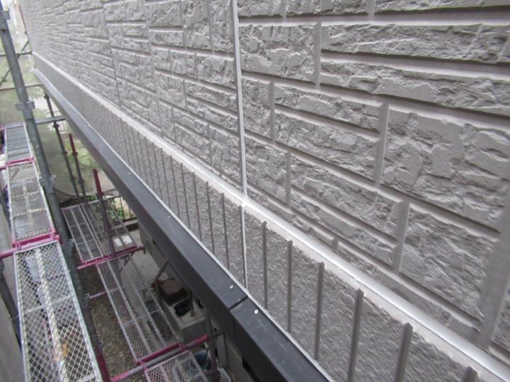 シーリングはしっかりと乾燥させた後に塗装を行います。