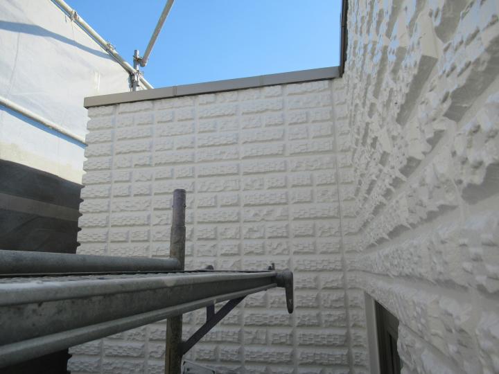 外壁は汚れのつきにくい無機塗料で仕上げました。