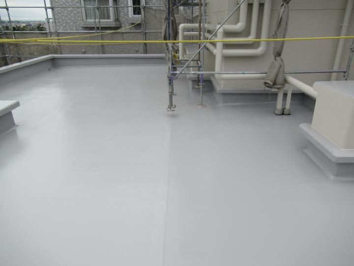 屋上はウレタン防水で仕上げました。 