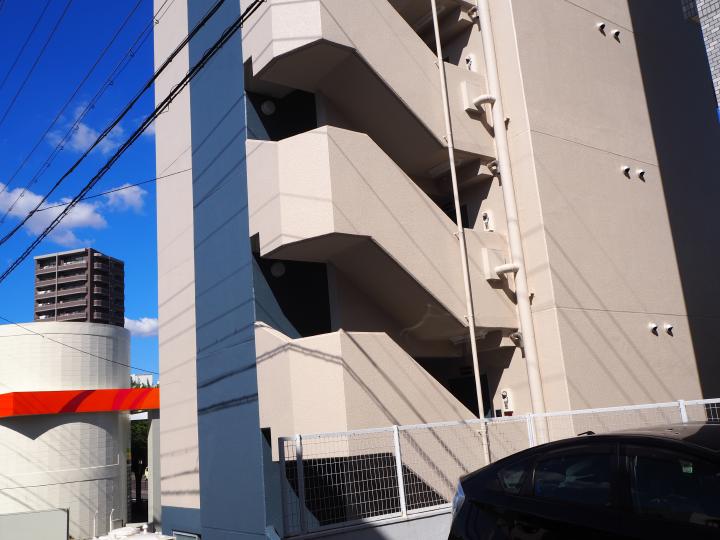 カラーシュミレーションで決めていただいたイメージで外壁塗装を行いました。