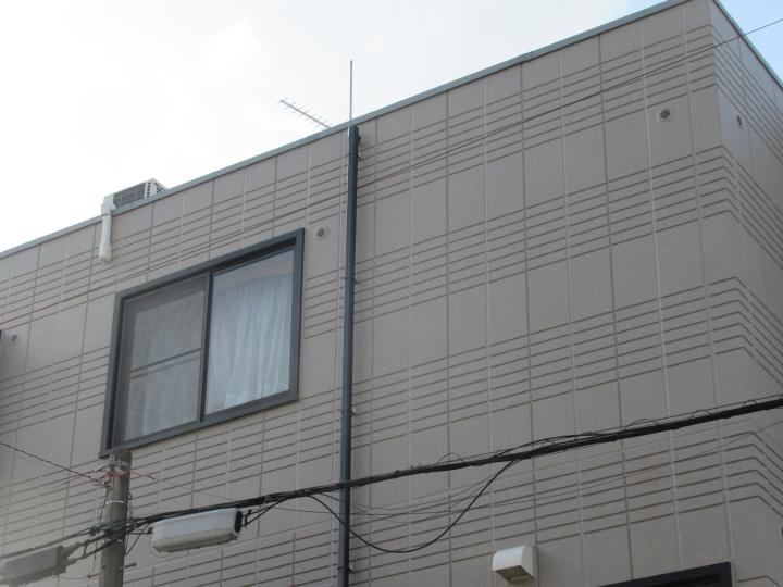 多彩模様塗料は色褪せしづらく高耐久性の仕上がりになります。