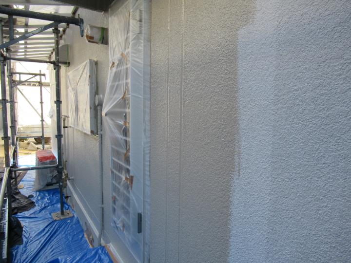 外壁塗装はふっ素塗料より耐久性の良い無機塗料で仕上げました。